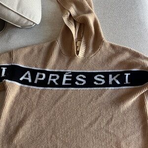 Apres Ski sweater with hood